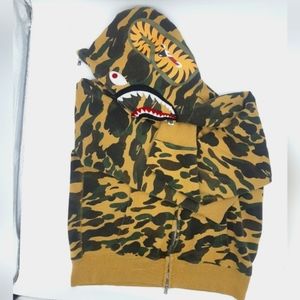 Bape - Extra large - 1ST CAMO TIGER SHARK FULL ZIP HOODIE - Yellow